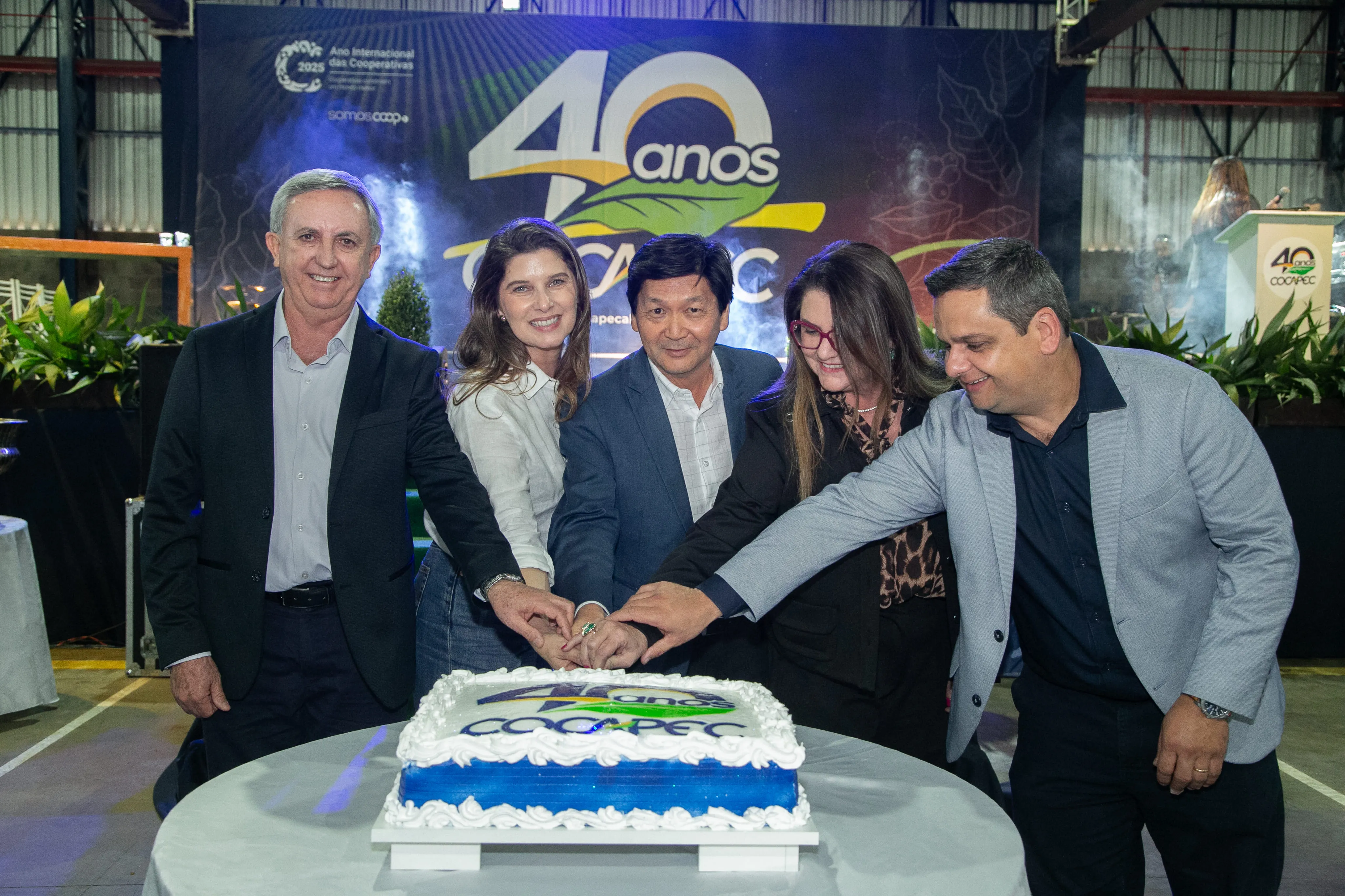 Cocapec celebra 40 anos com homenagens, música e momentos  inesquecíveis