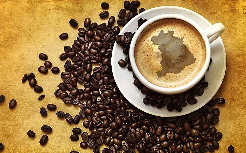 O peso na xícara do americano: EUA não têm outro fornecedor de café com o mesmo potencial que o Brasil e taxação é "tiro no próprio pé"
