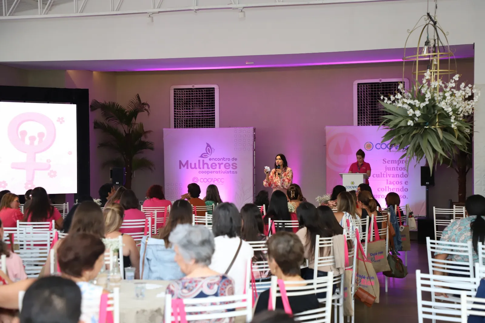 Protagonismo feminino no campo: Cocapec e Credicocapec realizam 16º Encontro de Mulheres Cooperativistas