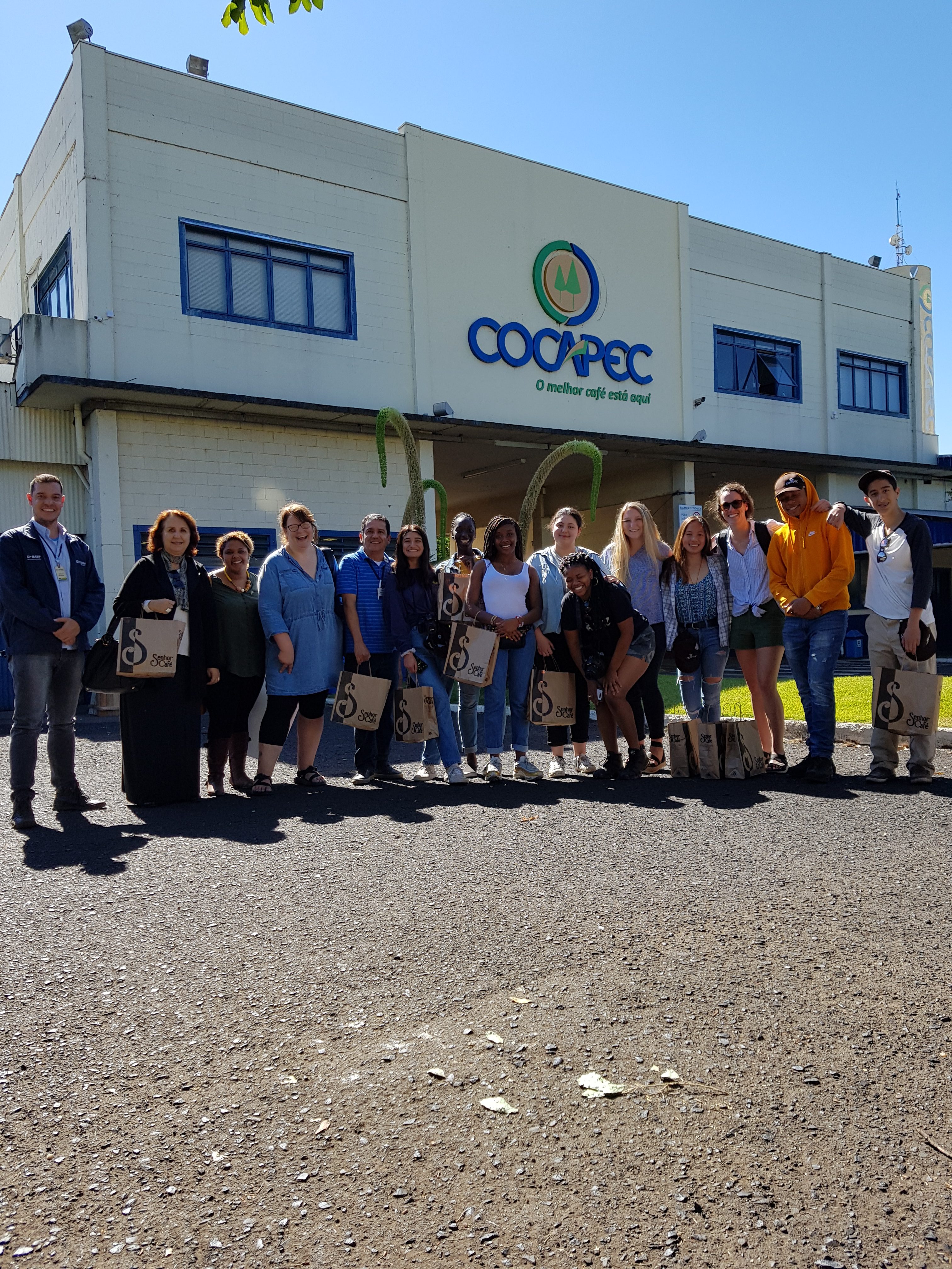 “Jovens Embaixadores” visitam a Cocapec