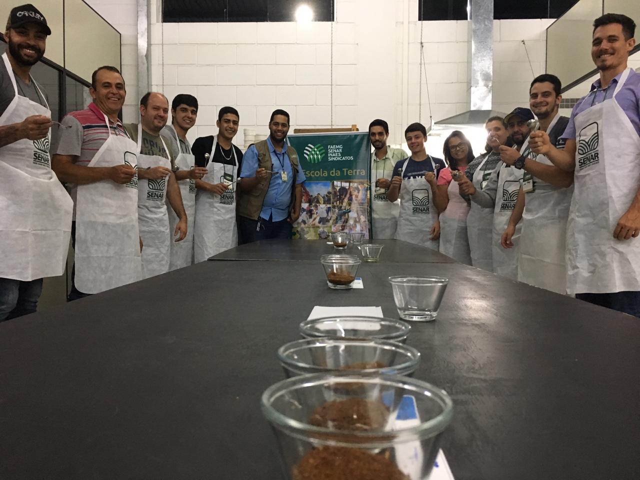 Novos classificadores de café são formados em Ibiraci