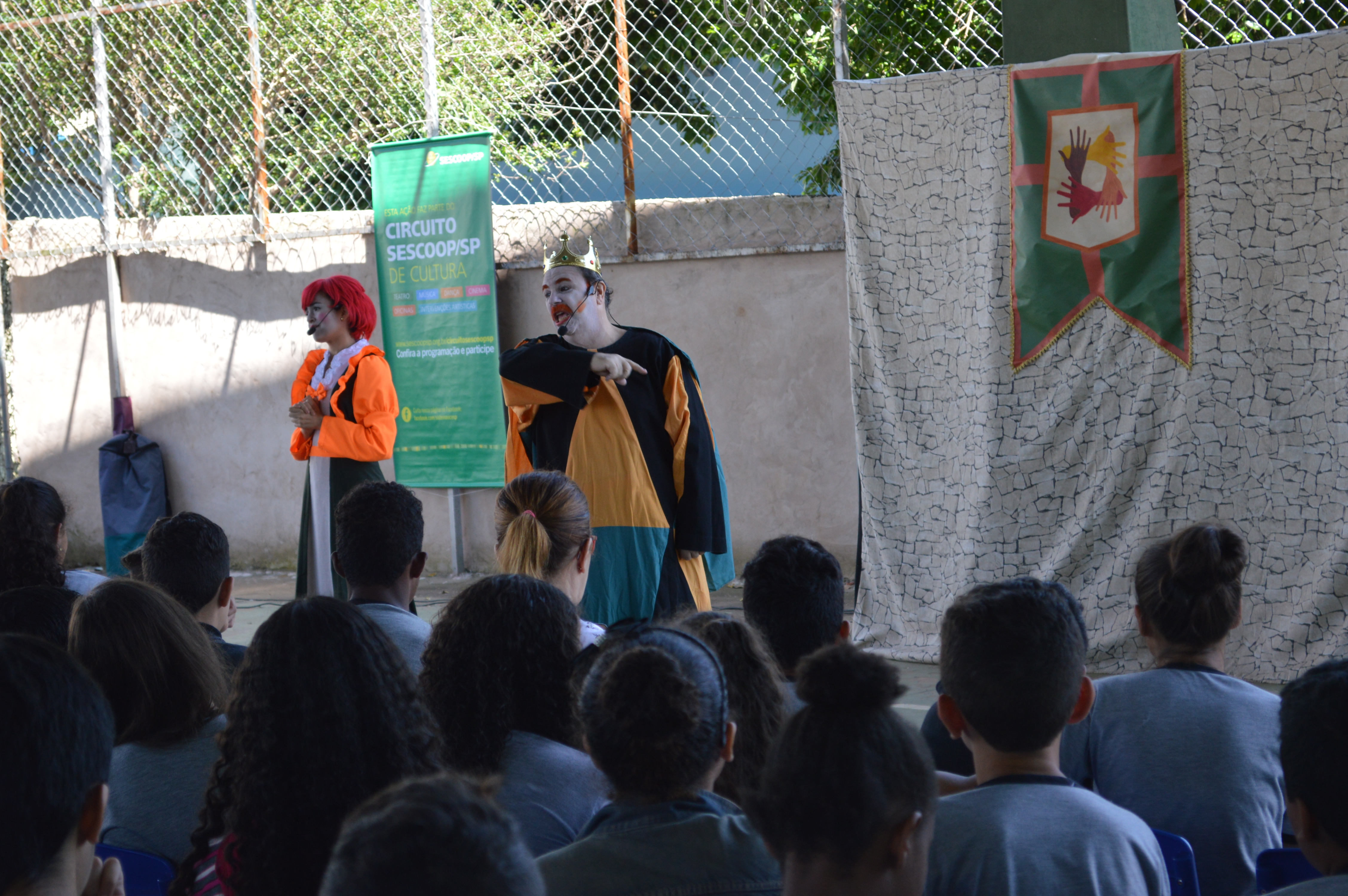 Teatro: Cooperativa levam teatro à escola de Cristais Paulista