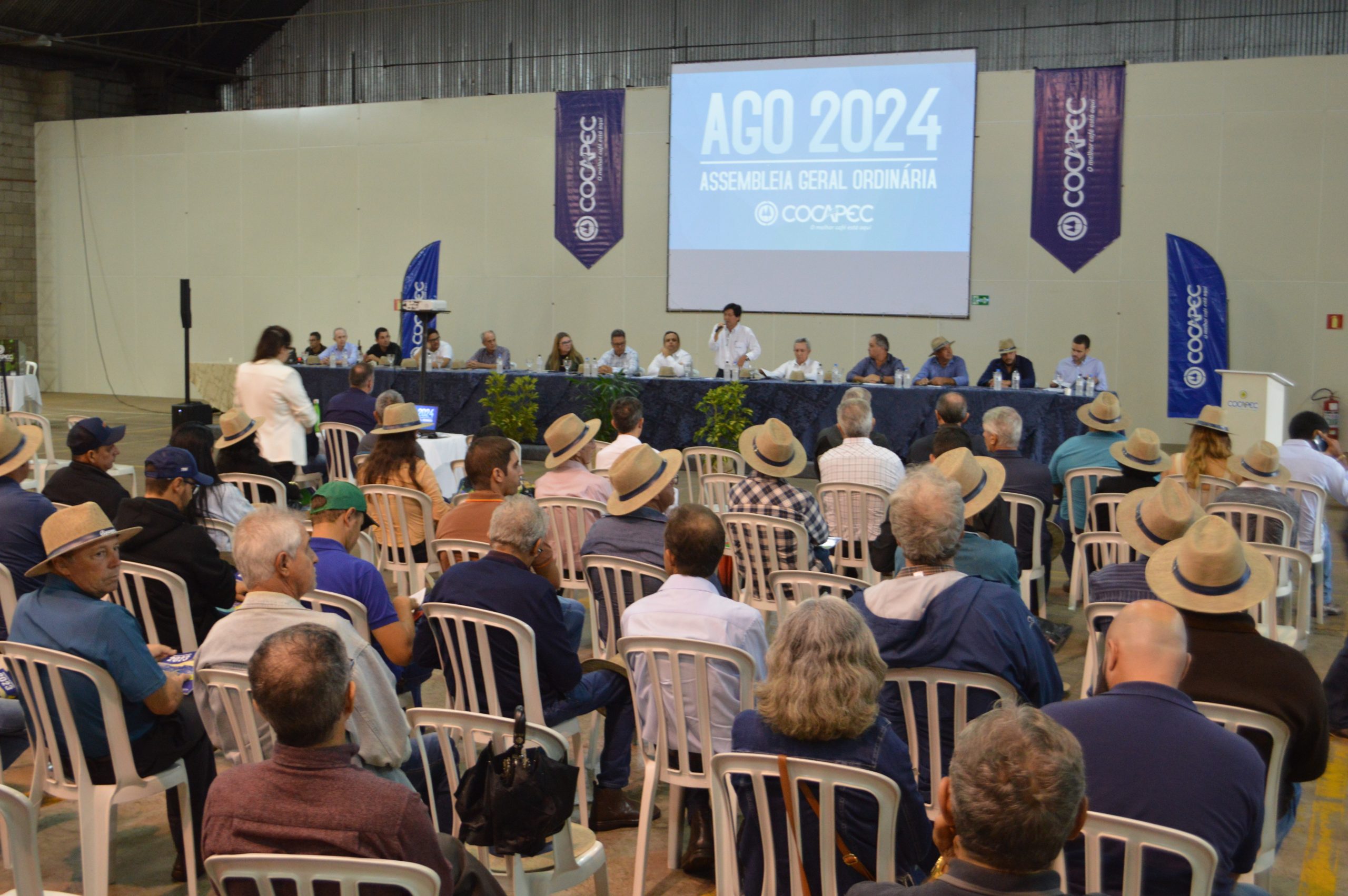 Cocapec distribui 13 milhões de sobras aos cooperados